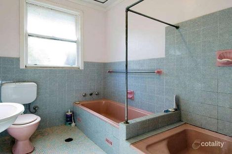 Property photo of 32 Deakin Street Forestville NSW 2087