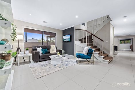 Property photo of 1 Cottongum Avenue Keysborough VIC 3173