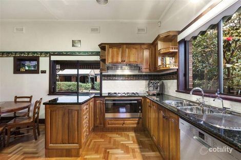 Property photo of 152 Summerhill Road Glen Iris VIC 3146