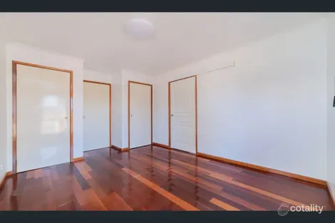 Property photo of 11 Rostron Way Roxburgh Park VIC 3064