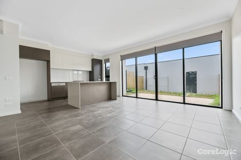 Property photo of 23 Fawkner Walk Clyde North VIC 3978