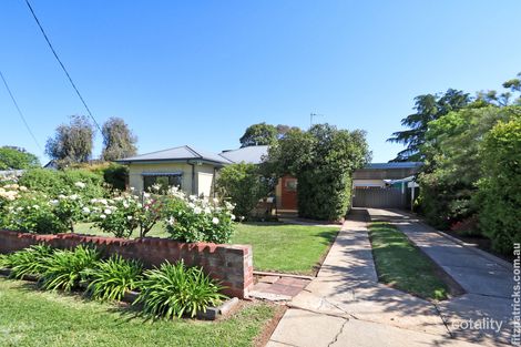Property photo of 7 Mathoura Avenue Mount Austin NSW 2650