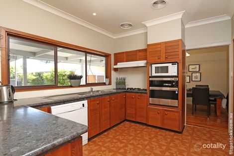 Property photo of 7 Mathoura Avenue Mount Austin NSW 2650