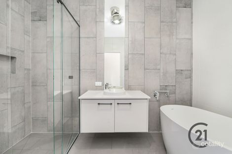 Property photo of 1/2 Oak Grove Springvale VIC 3171