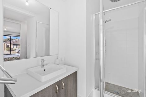Property photo of 14 Newmarket Road Meadow Springs WA 6210