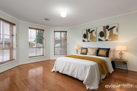 Property photo of 10 Palais Close Narre Warren South VIC 3805
