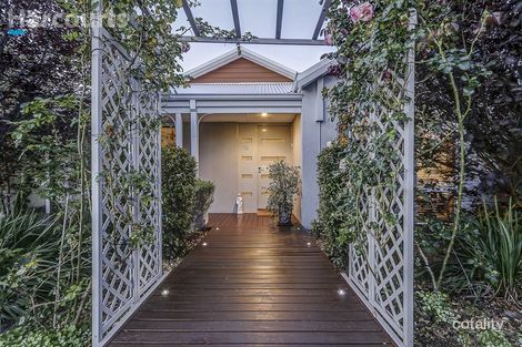 Property photo of 8 Overton Vista Success WA 6164