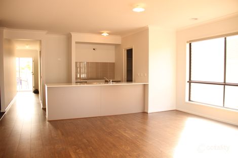 Property photo of 8 Shulze Drive Clyde North VIC 3978