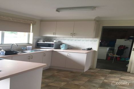 Property photo of 32 Alahna Drive Armidale NSW 2350