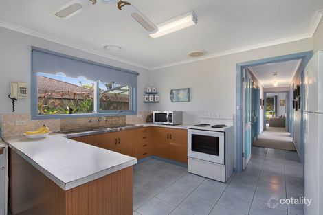 Property photo of 9 Strawbent Rise Narre Warren VIC 3805