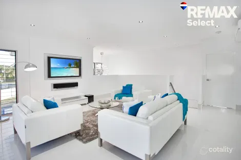 Property photo of 1 Turtle Place Blacks Beach QLD 4740