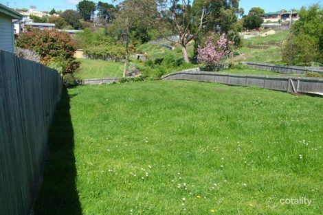 11 Lyons St, Hillcrest, TAS 7320