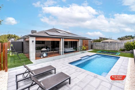 5 Tea Tree Ct, Inverloch, VIC 3996