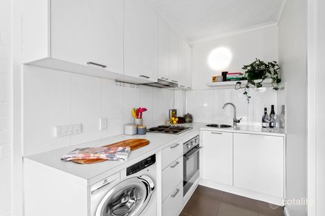 Property photo of 3/233 Station Street Fairfield VIC 3078