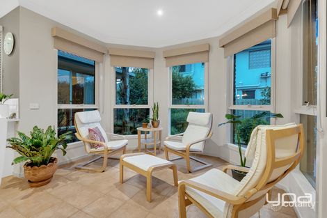 Property photo of 10 Blaxland Place Taylors Lakes VIC 3038