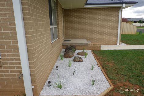 Property photo of 1 Kavanagh Circuit Temora NSW 2666