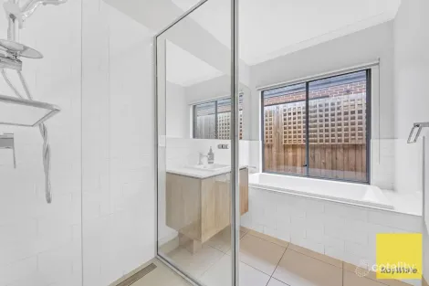 Property photo of 14 Bogong Loop Tarneit VIC 3029