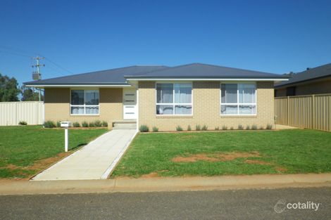 Property photo of 1 Kavanagh Circuit Temora NSW 2666