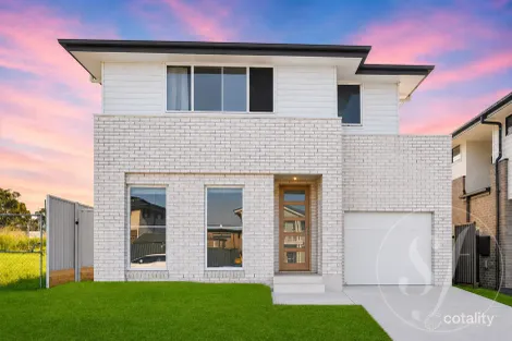 4 LEVADE AVE, BOX HILL, NSW 2765