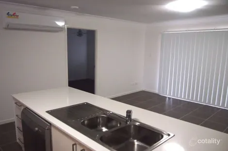 Property photo of 2/17 Baxter Crescent Caboolture QLD 4510