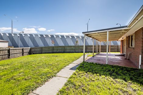 Property photo of 16 Tamworth Court Cranbourne VIC 3977