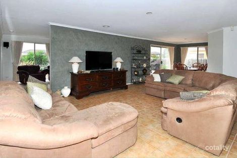Property photo of 16 Jamieson Terrace Taylors Hill VIC 3037
