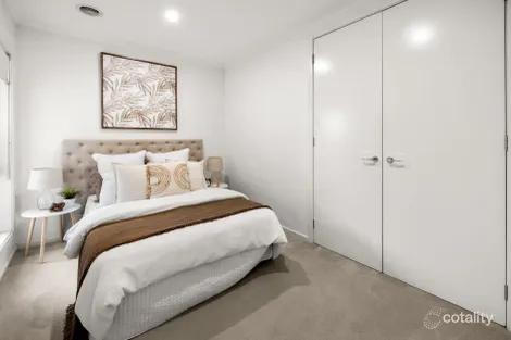 Property photo of 2 Hoddle Link Manor Lakes VIC 3024