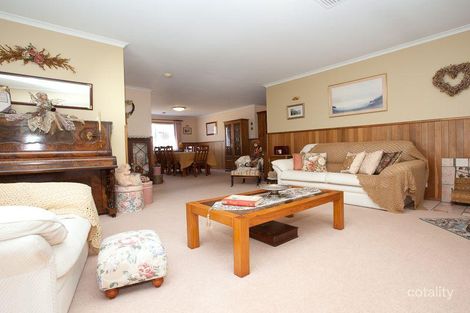 Property photo of 14 Hocking Place Bonython ACT 2905