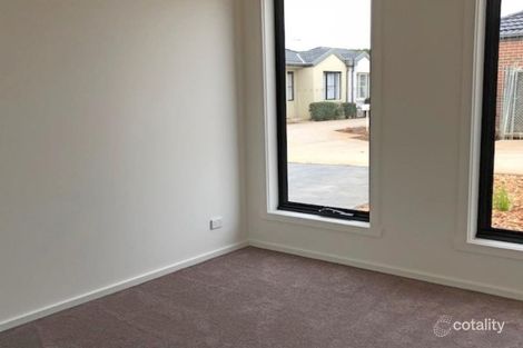 Property photo of 7 Cider Circuit Darley VIC 3340