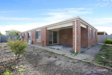 Property photo of 1 Foxhound Grove Cranbourne East VIC 3977