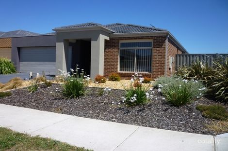 Property photo of 1 Foxhound Grove Cranbourne East VIC 3977