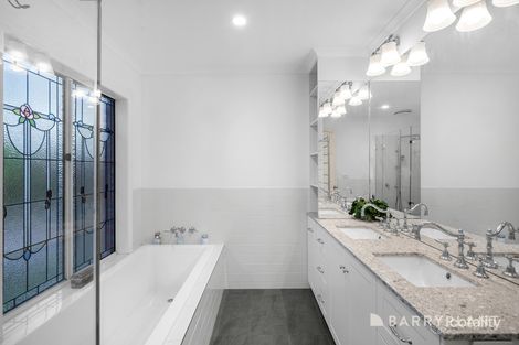 Property photo of 4 Buvelot Court Chirnside Park VIC 3116