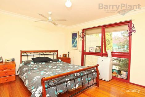 18 HAWKINS PL, MELTON, VIC 3337