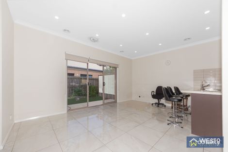 Property photo of 16B Greenleaf Circuit Tarneit VIC 3029