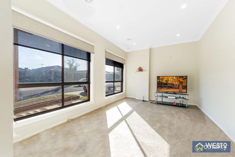 Property photo of 16B Greenleaf Circuit Tarneit VIC 3029