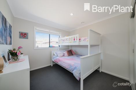 Property photo of 14 Hestia Avenue Cranbourne West VIC 3977