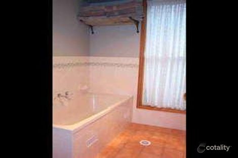 Property photo of 11 Springvale Circuit Cameron Park NSW 2285