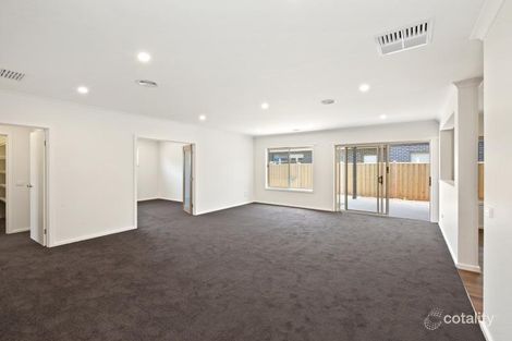 Property photo of 32 Signature Drive Alfredton VIC 3350