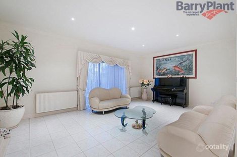 Property photo of 16 Chiarella Place Altona Meadows VIC 3028