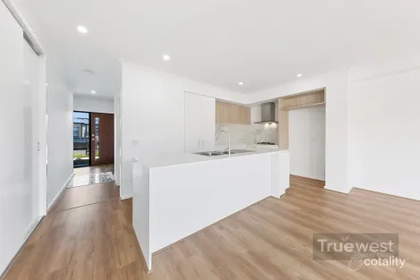 Property photo of 6 Hedgeley Avenue Deanside VIC 3336