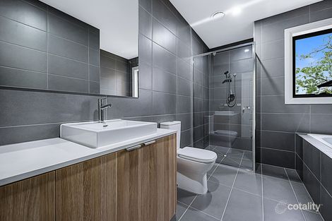 Property photo of 2/3 Adrienne Crescent Mount Waverley VIC 3149