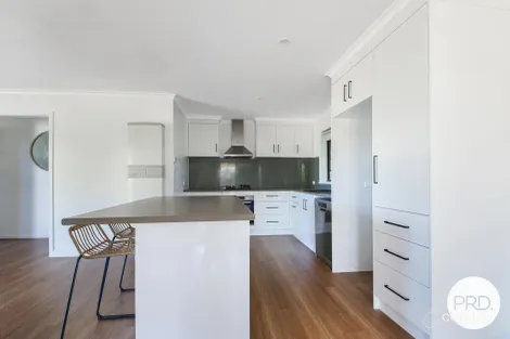 Property photo of 12 Mountain View Drive Lavington NSW 2641