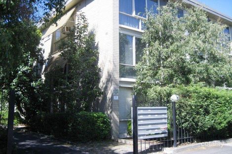 2/102 Park St, St Kilda West, VIC 3182