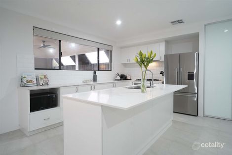 Property photo of 8 Waverley Place Dianella WA 6059
