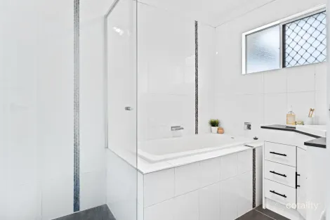 Property photo of 204 Whitehill Road Raceview QLD 4305