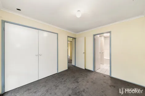 Property photo of 9 Thornhill Crescent Dunlop ACT 2615