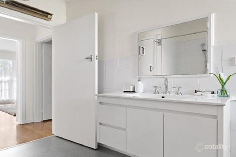 Property photo of 2B Renwick Street Glen Iris VIC 3146