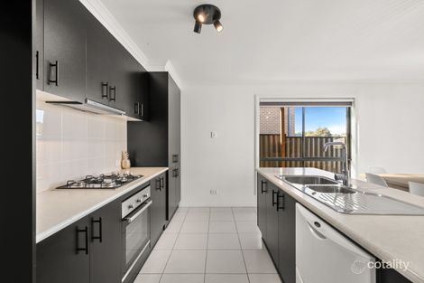 Property photo of 4 Superior Waters Pakenham VIC 3810