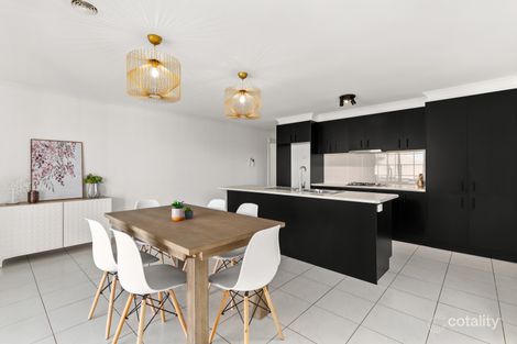 Property photo of 4 Superior Waters Pakenham VIC 3810