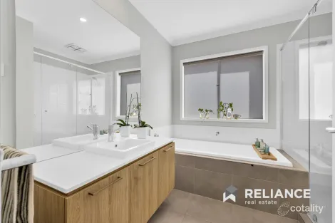 Property photo of 87 Townley Boulevard Werribee VIC 3030